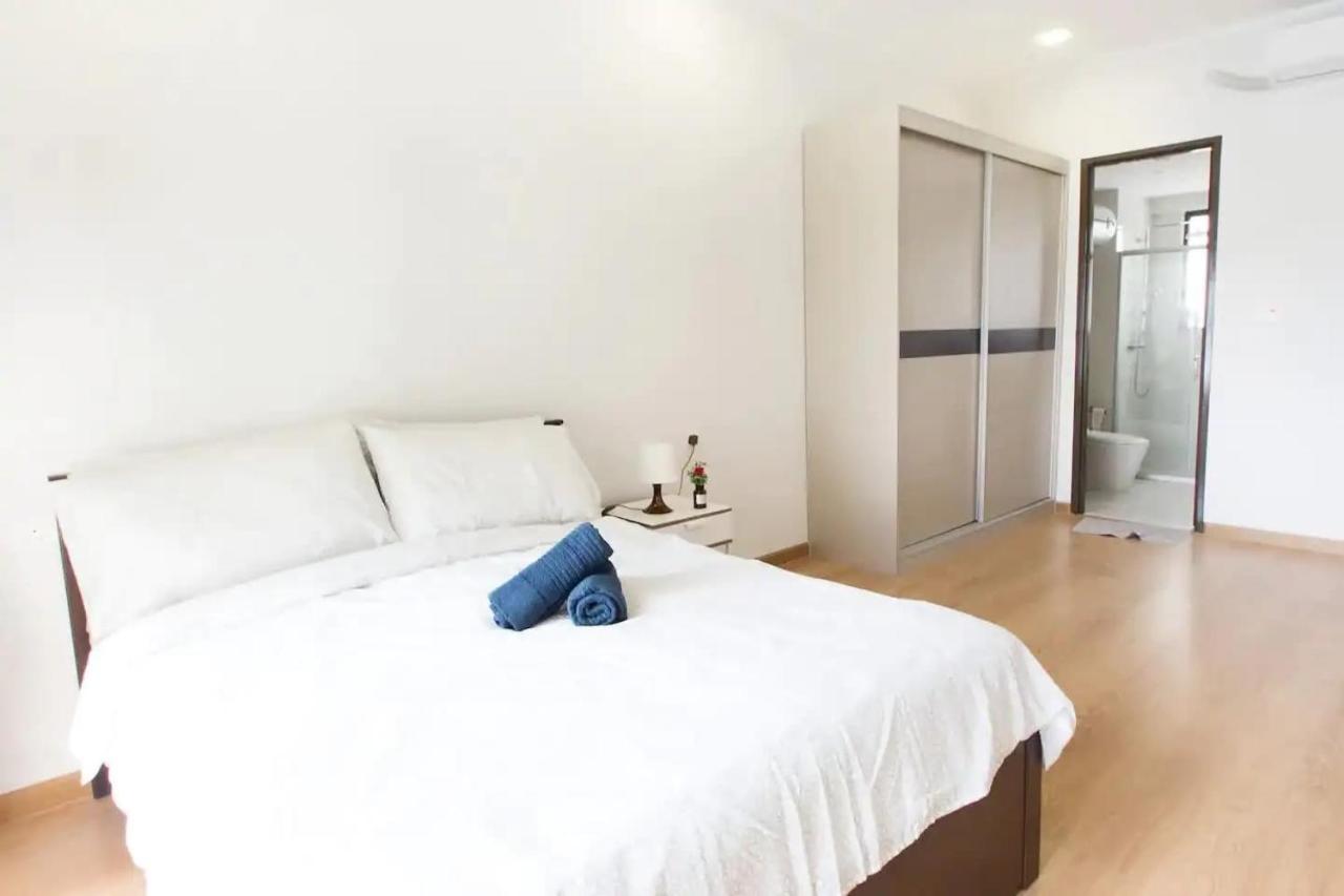 Apartemen Airy & Comfy 3br In Danga Bay Free Parking *